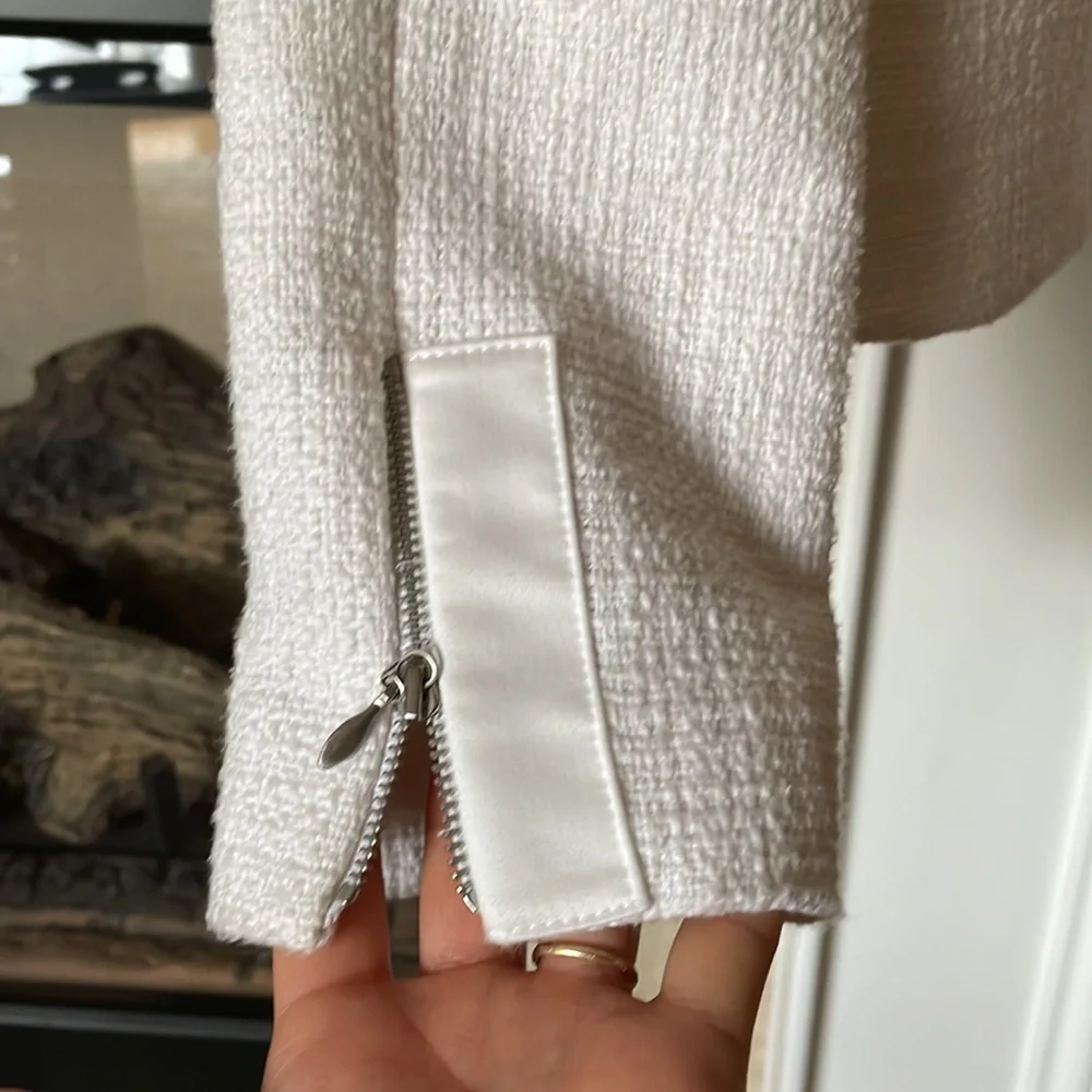 Tahari jacket - Picture 4 of 9